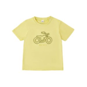 T-shirt com aplicação para menino